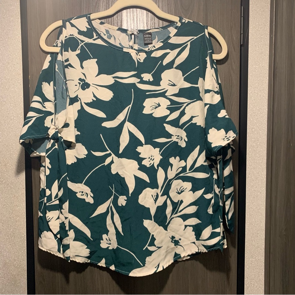 SHEIN crew neck split sleeve blouse size small